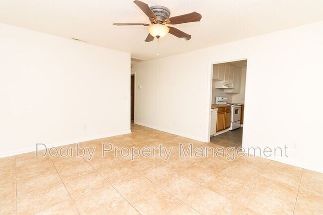 Photo - 1809 N Hawthorne St