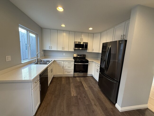 Photo - Bright & Updated 2BR Townhome Across from Fremont Park