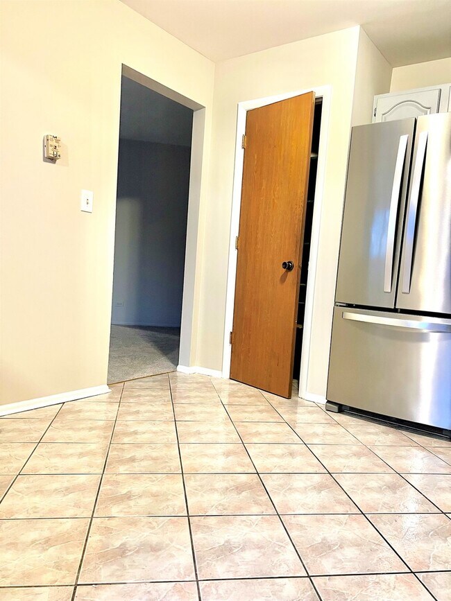 Photo - 601 Hanover Ct Unit Z1
