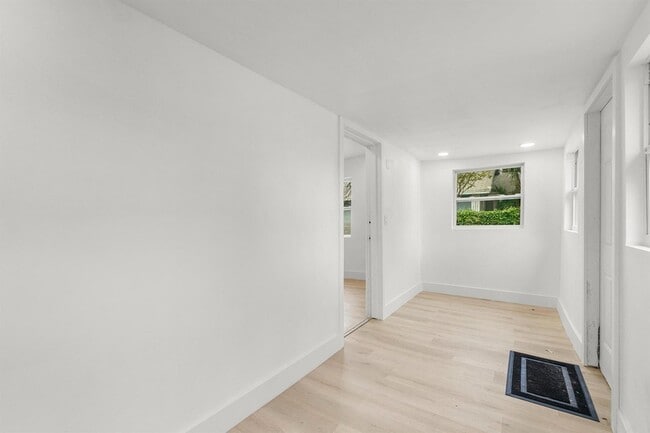 Photo - 114 NW 10th Ave