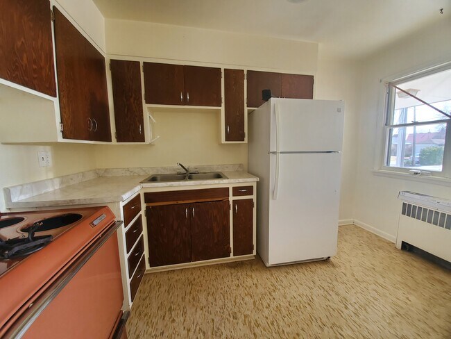 Photo - Burton 6-Plex Unit 3