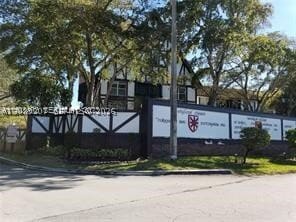 3760 Inverrary Dr Unit 1S