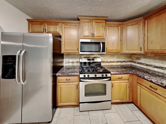 Photo - 2631 Abbots Glen Dr NW