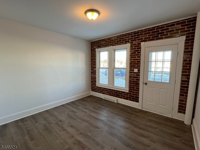 Photo - 220 Filmore St