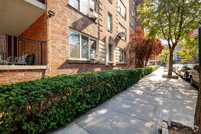 Photo - The Halsey House