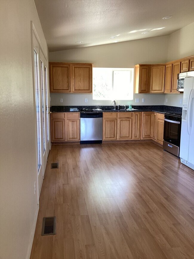 Photo - Charming Hillside Retreat in Prescott’s Highly Desirable Mountain Club