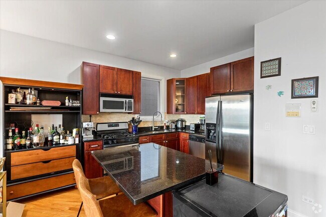 Building Photo - 921 N Damen Ave Unit 3 Rental