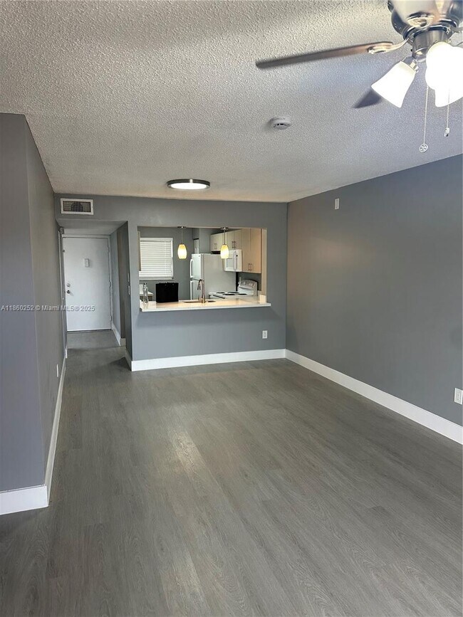 Photo - 862 NE 209th St Unit 206