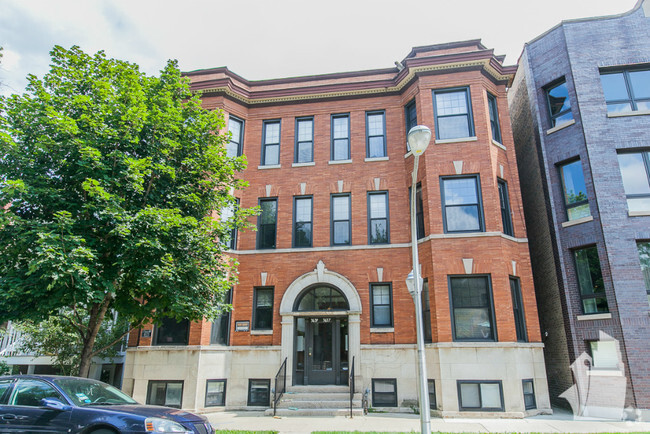 Building Photo - 3637 N Paulina St Rental