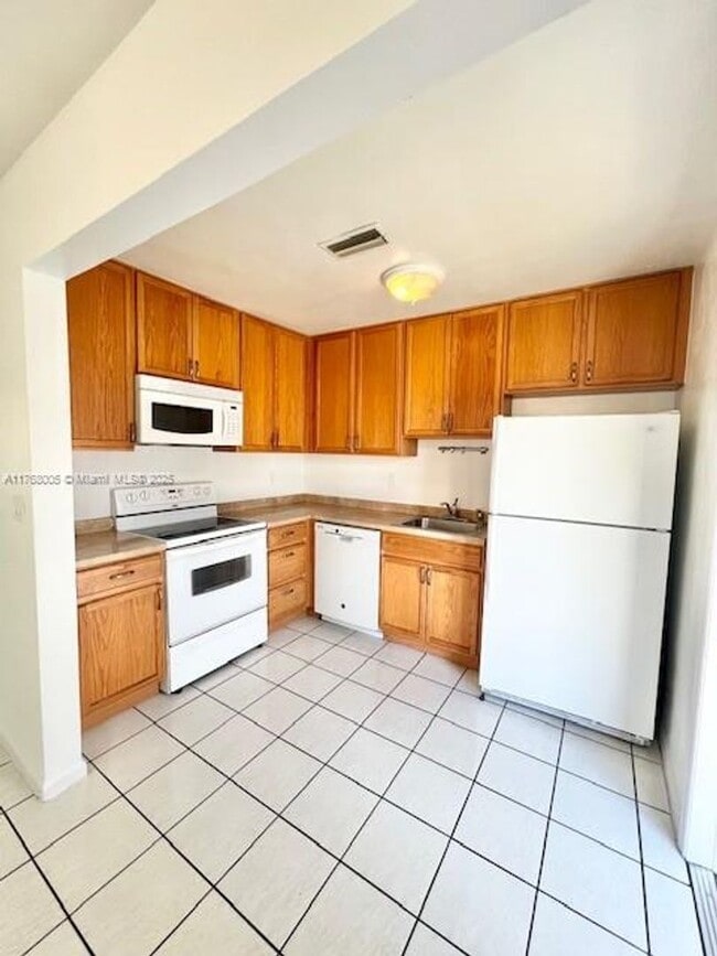 Building Photo - 5219 SW 43rd Terrace Rental