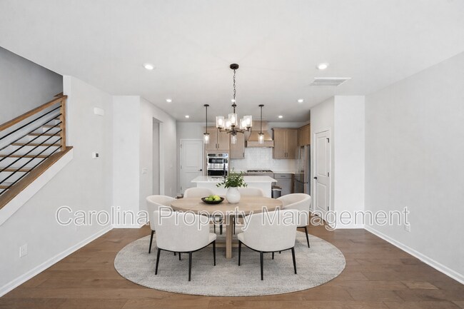 Photo - 423 Vinroot Aly