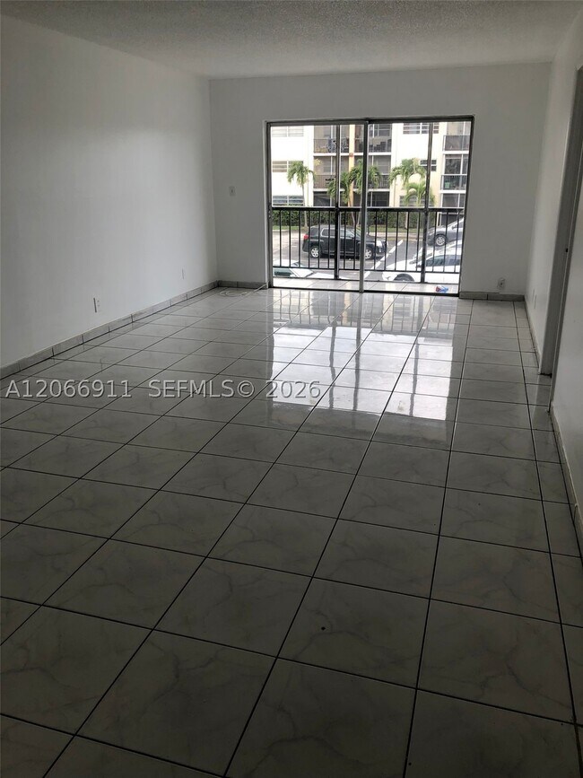 Photo - 220 SW 9th St Unit 201