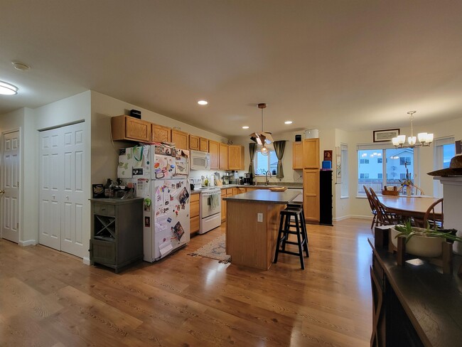 Photo - 190 Droulliard Ave