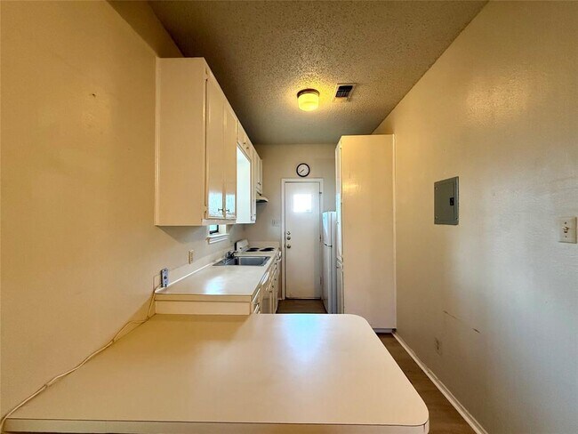 Photo - 4401 Speedway Unit 305