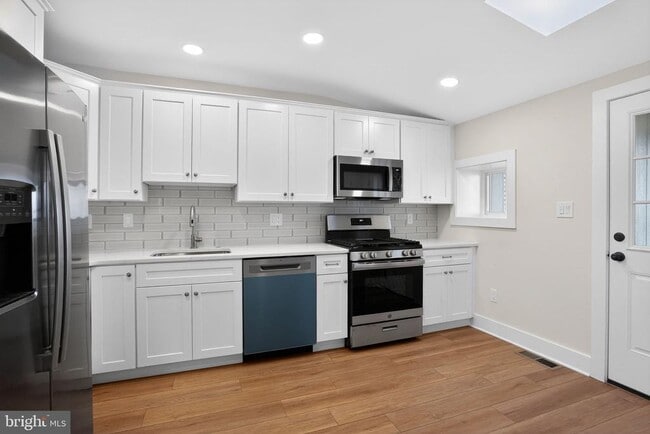 Photo - 344 Grove St