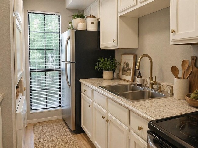 Photo - 1510 W N Loop Blvd Unit 1037