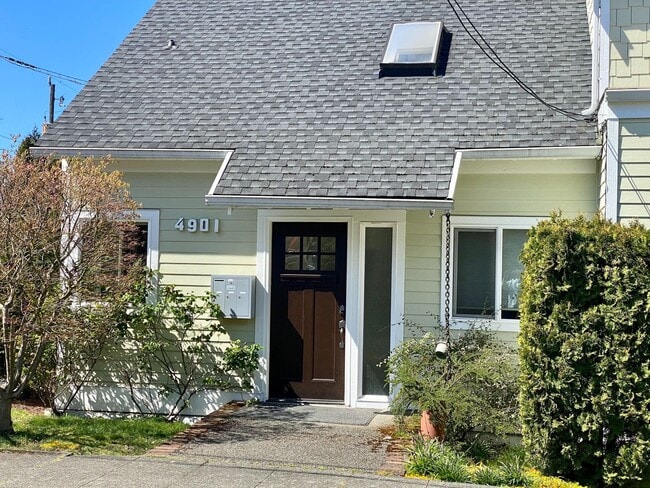 Photo - BURGAN DENSMORE Unidad 4901