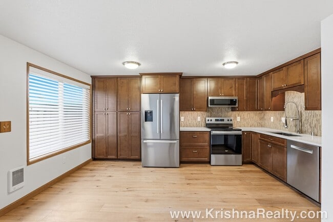 Photo - Modern 3 BD | 2.5 BA | 1,476 SF | 1-Car Garage | Solar Panels | Mountain View Community