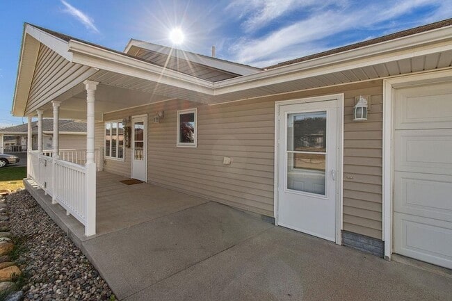 Photo - 112 N 5th St