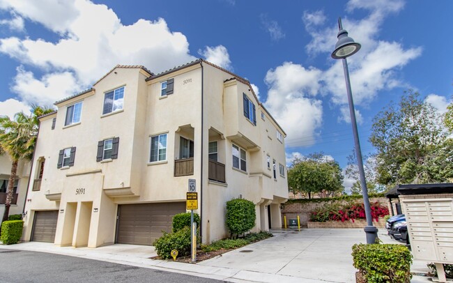 Spacious 3 bedroom 3 bath Townhouse with s... - Spacious 3 bedroom 3 bath Townhouse with s...