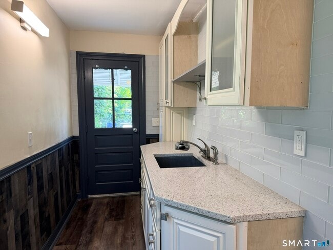 Photo - 21 Millard St Unit 1