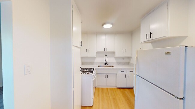 1001 N Gardner