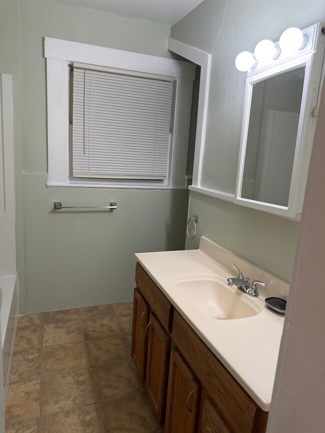 Photo - 276 Merriman Rd