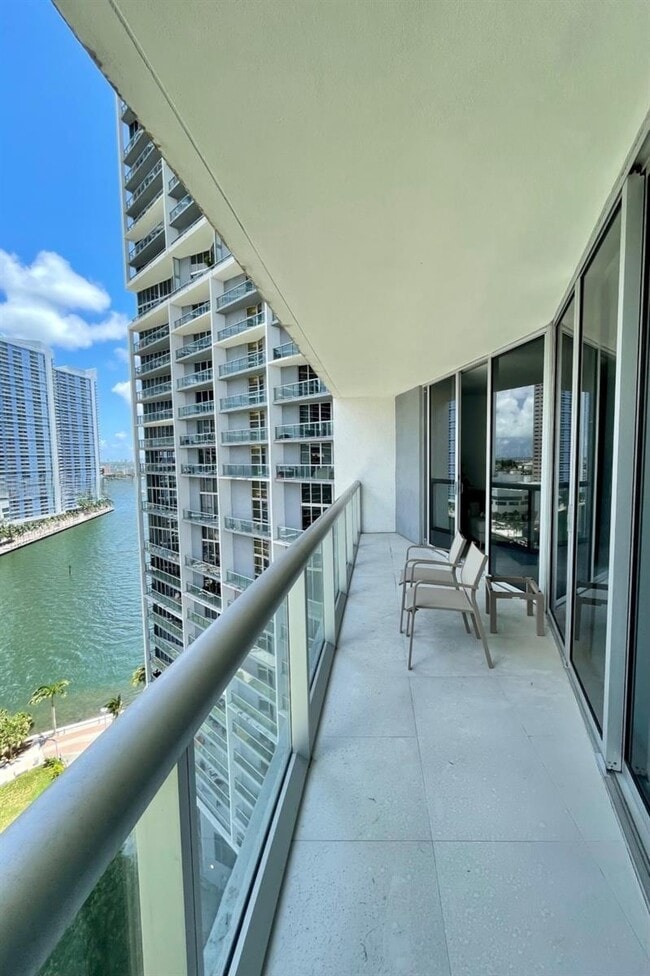 Building Photo - 475 Brickell Ave Unit 1614