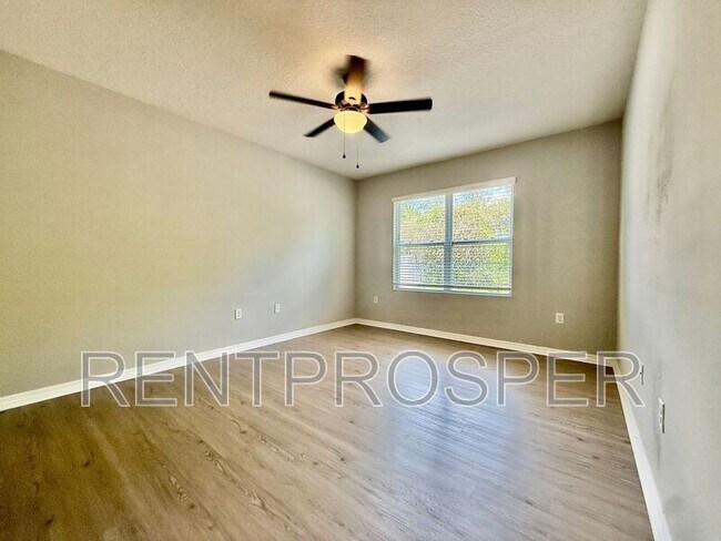 Photo - 930 Summer Glen Dr