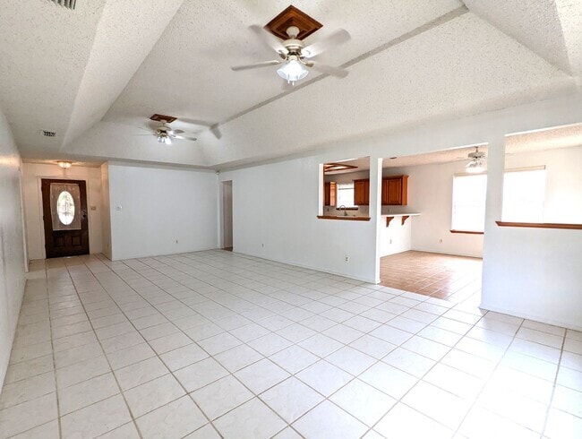 Building Photo - 2913 Lakewood Ct Rental