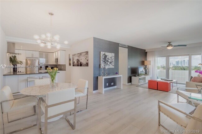 Photo - 3 Island Ave Unidad 9D