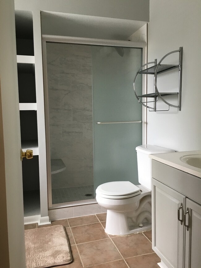 Photo - 3353 Beacon St Unidad B26