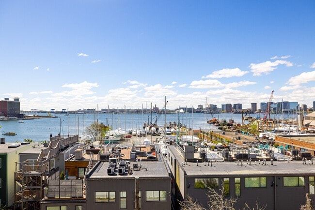 Photo - 275 Webster St Unit 4