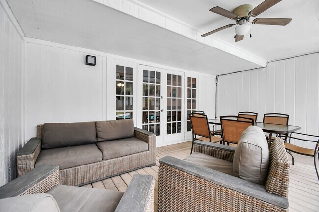 Photo - 15711 Creekhaven Dr