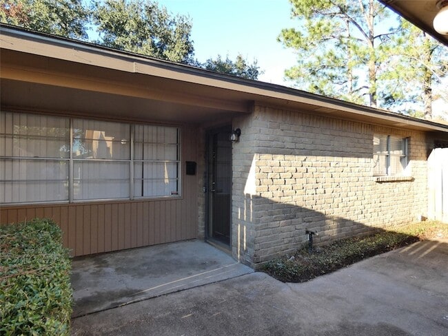 Photo - 610 Golfview Dr