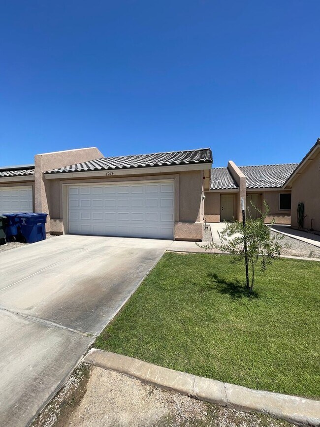 3 Bedroom Townhome in Desert Sky! - 3 Bedroom Townhome in Desert Sky!