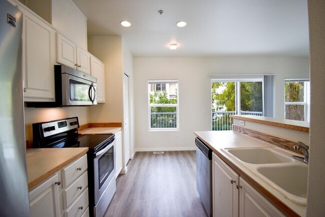 Photo - Astounding Condo End Unit, Garage include...