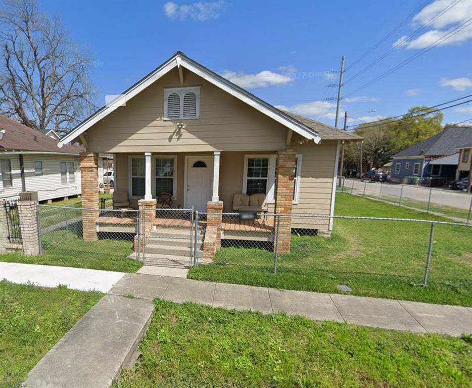 Photo - 2102 Gano St House