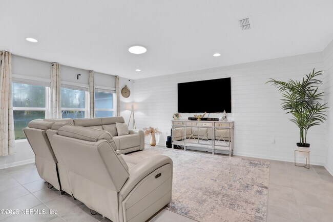 Photo - 669 Meadow Ridge Dr