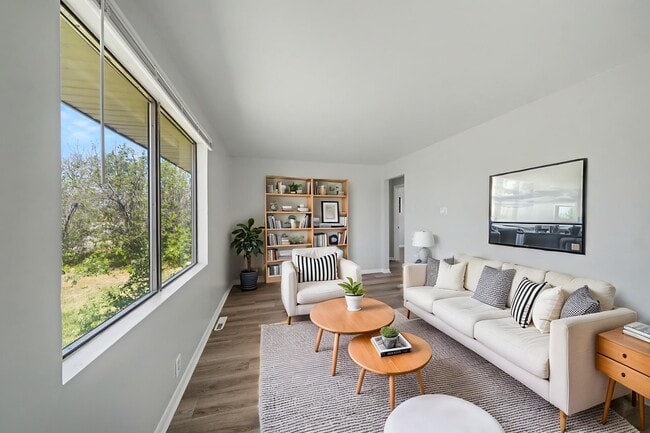 Photo - 956 Macon St