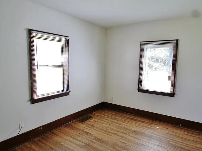 Photo - 1807 3rd St SW