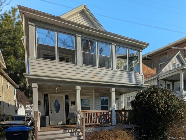 Building Photo - 25 Roosevelt Ave Unit 2