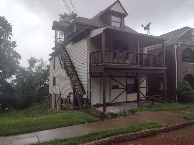 Photo - 1526 Barr Avenue Unit #2