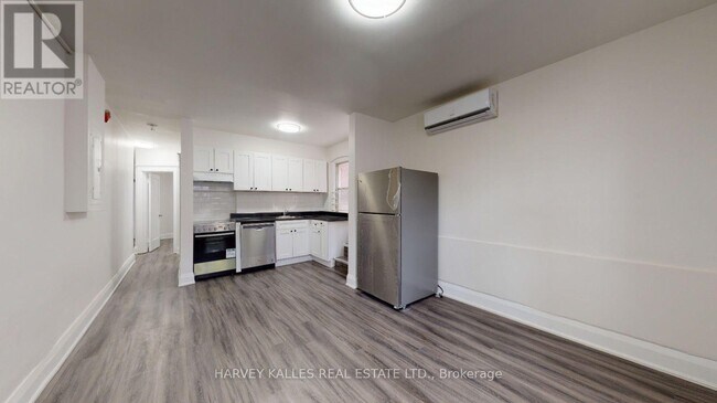 Photo - 1065 Bathurst St Unit 2