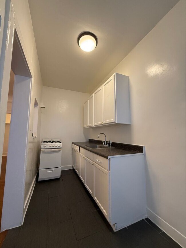 6358 Yucca St Unidad 104