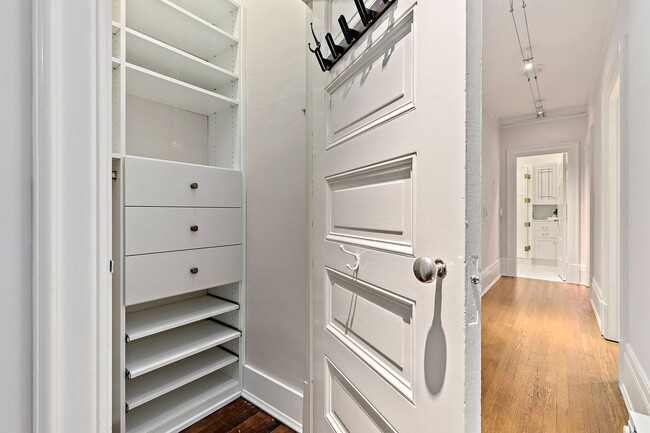 Photo - Historic Charm 2 Bed 1 Bath Condo on First Hill