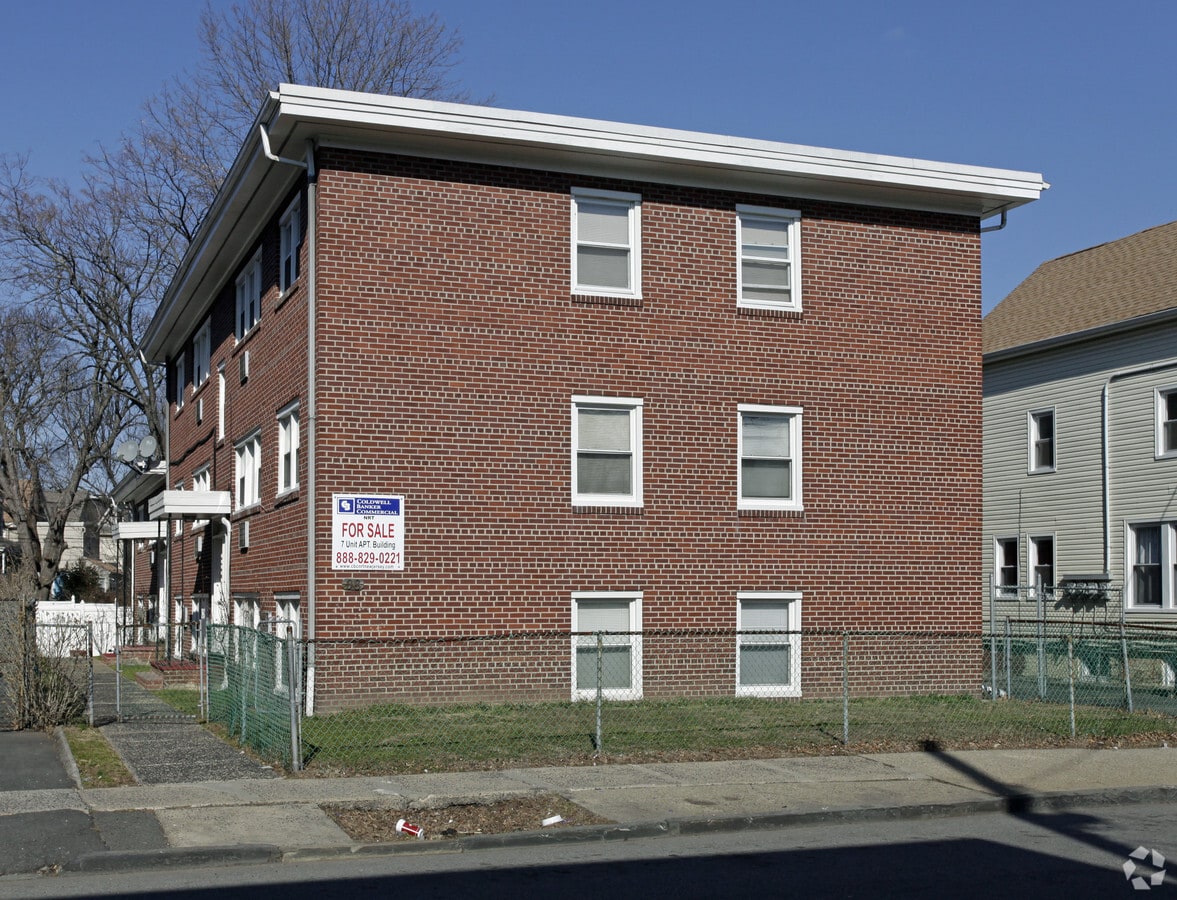 Photo - 98 Dodd St Apartments
