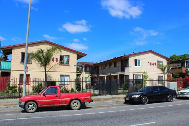 Photo - 7243 Vineland Apts