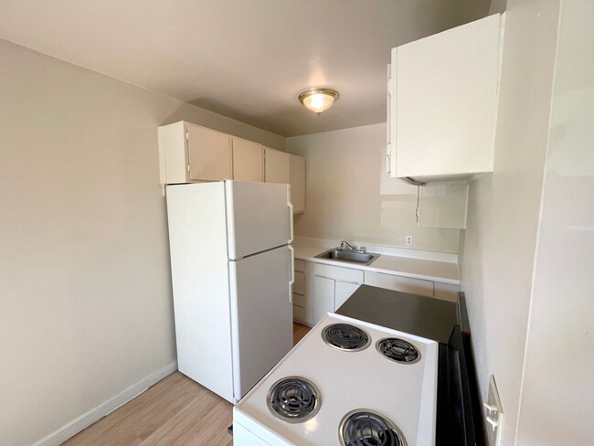 Photo - Cozy 1-Bedroom Available in Woodlawn Unit #27