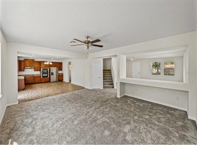 Photo - 143 Alfani St